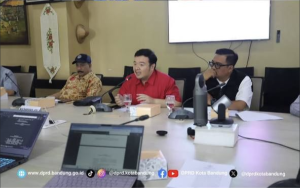 Panitia Khusus (Pansus) 12 DPRD Kota Bandung mengintensifkan pembahasan Rancangan Peraturan Daerah (Raperda) tentang Kesejahteraan Sosial. (Dok. Humas DPRD Kota Bandung)