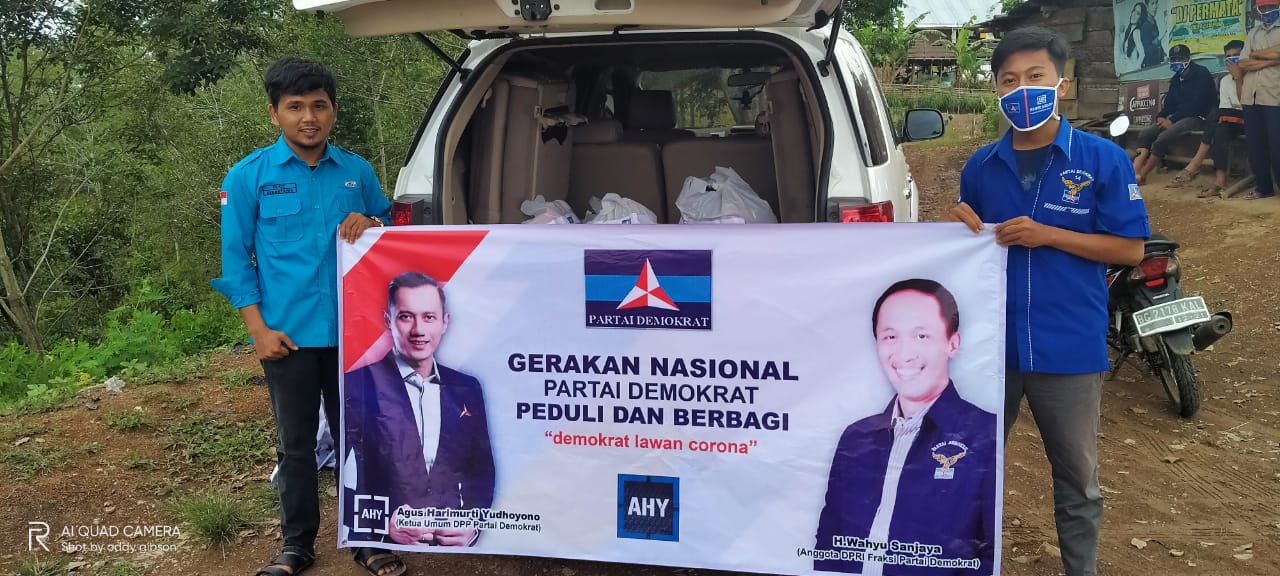 Sisihkan Gaji, Anggota F-PD DPR-RI Bagikan APD dan Sembako ...