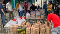Sejumlah bantuan beruba makanan dan obat-obatan dari PTBA yang siap dikirimkanke korban banjir di Tanjung Enim. (f/humas.ptba)